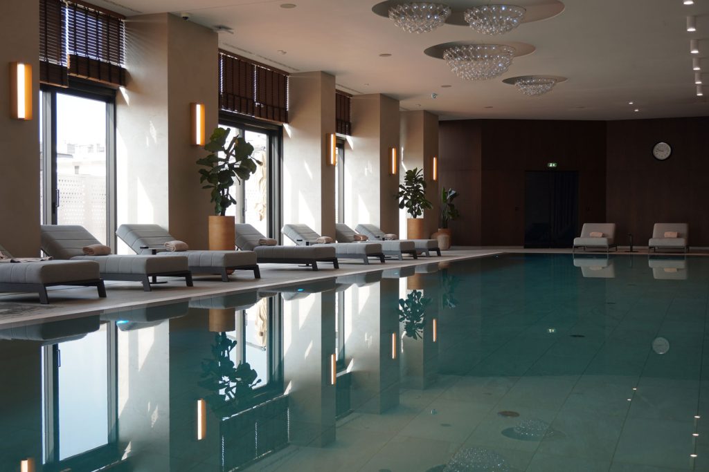 Saltwater Pool vs. Klasičan Bazen: Koji je Bolji Izbor za Vaše Zdravlje i Wellness?